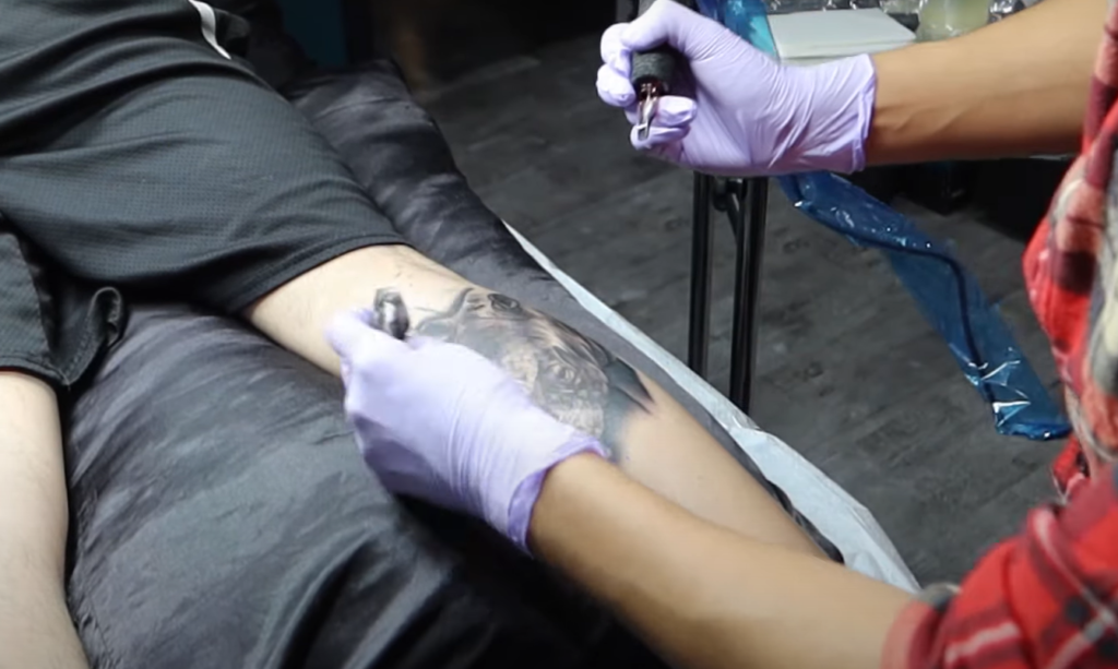 Tattoo Pen vs. Machine: What's the Difference? - TattooProfy