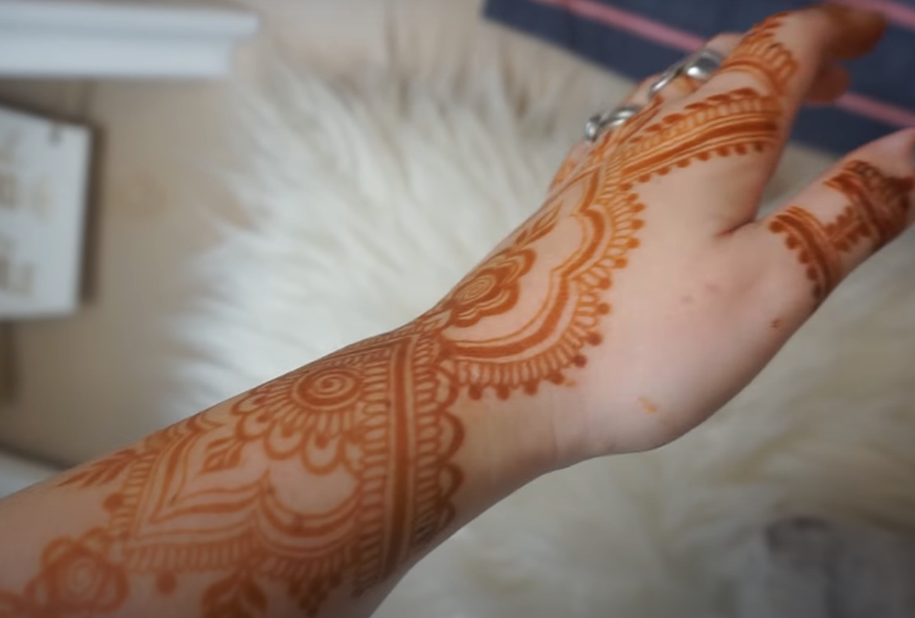 How Long Does a Henna Tattoo Last? TattooProfy