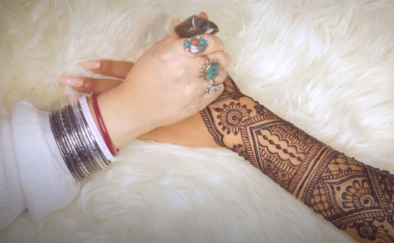 How Long Does a Henna Tattoo Last? TattooProfy