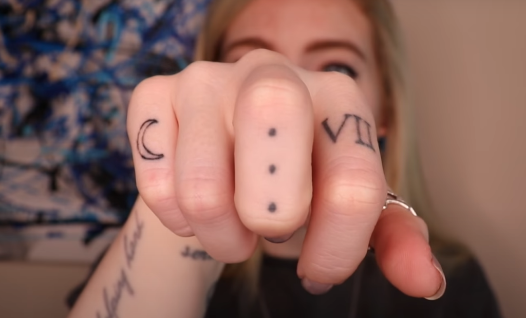 How Long Do Finger Tattoos Take To Fade? 