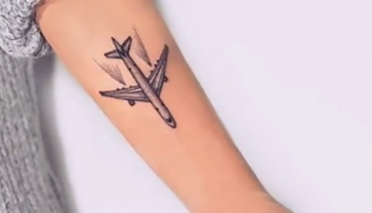 Other Factors to Consider When Deciding Whether to Get a Tattoo as a Flight Attendant