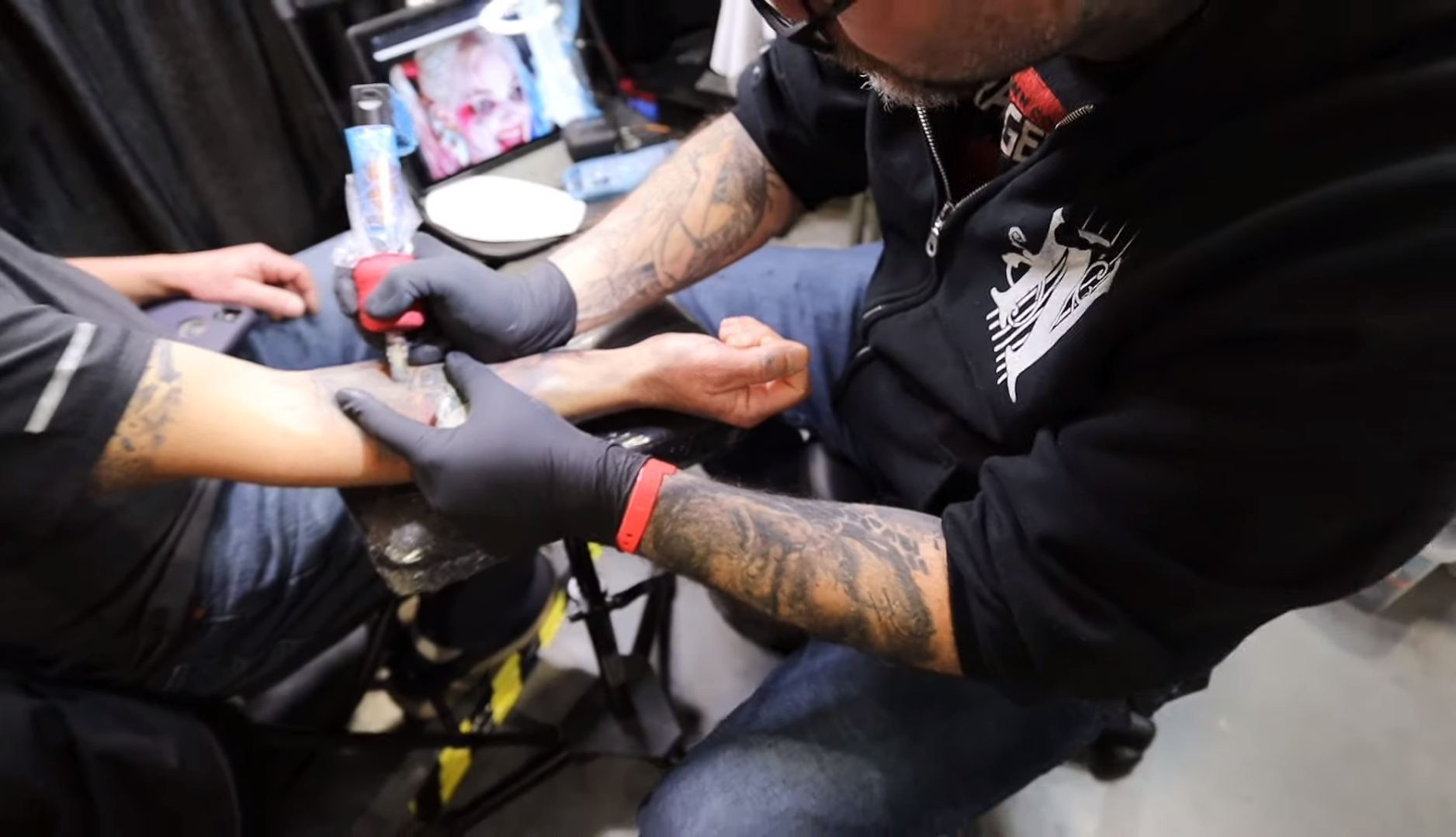 How are Wireless Power Supplies Changing the Tattoo Industry?
