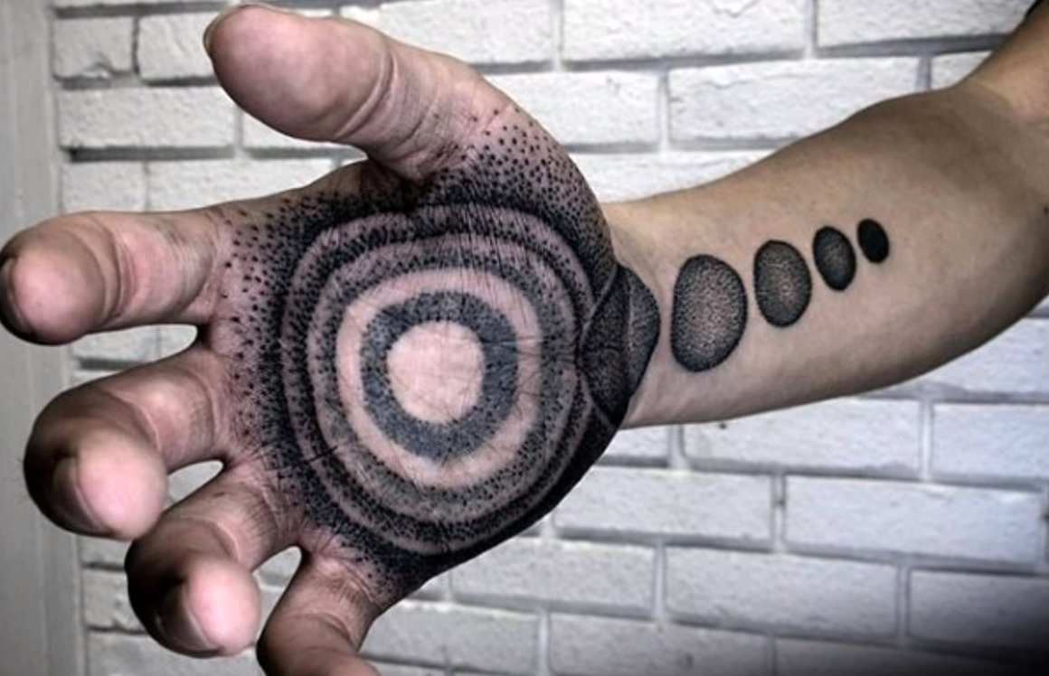 Tattooing Process on the Palm